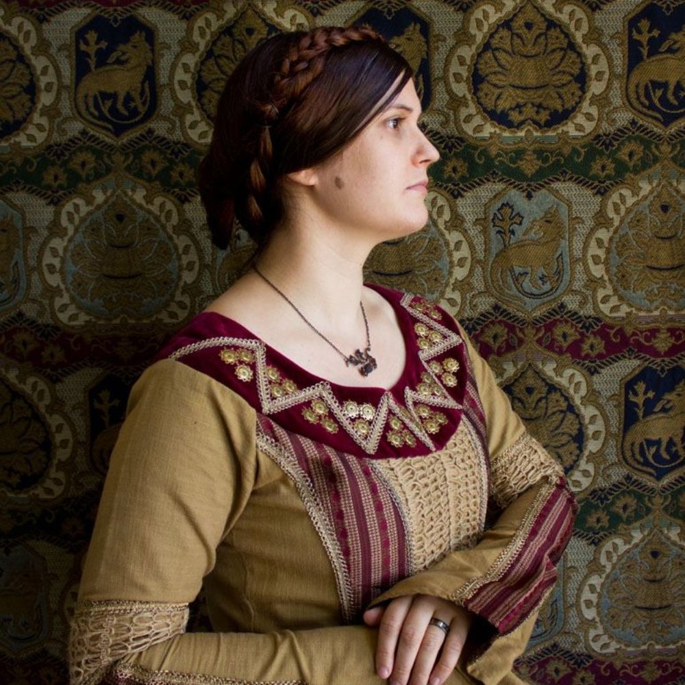 Meet your Posher, Elise